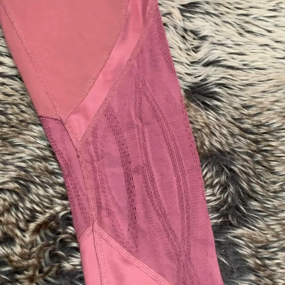 ALO Yoga Vitality Legging in Grenache Glossy Size XS